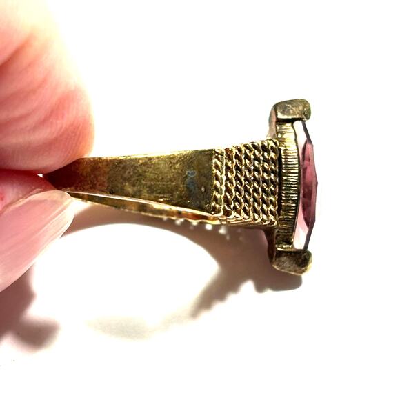 Vintage Cocktail Ring textured gold band purple marquise center stone Size 7 - Picture 3 of 8